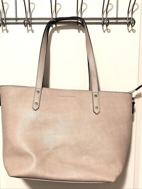 Poppy & Peonies "Go Getter" Cream Tote Bag. Contemporary and Classy Style
